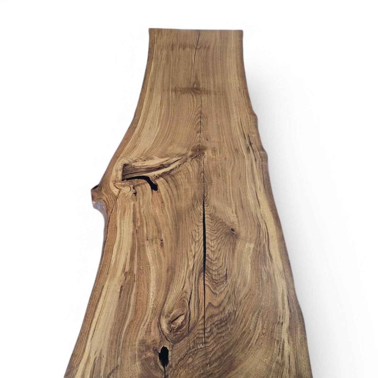 Massivt plankebord med naturkant – dansk design