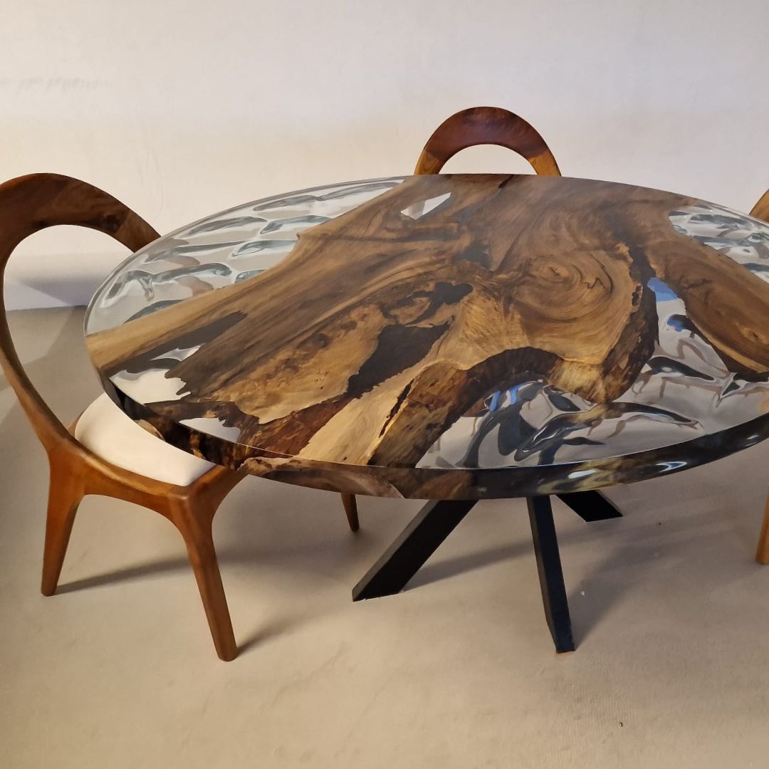 Epoxy Plankebord i Valnød – Ø145 cm