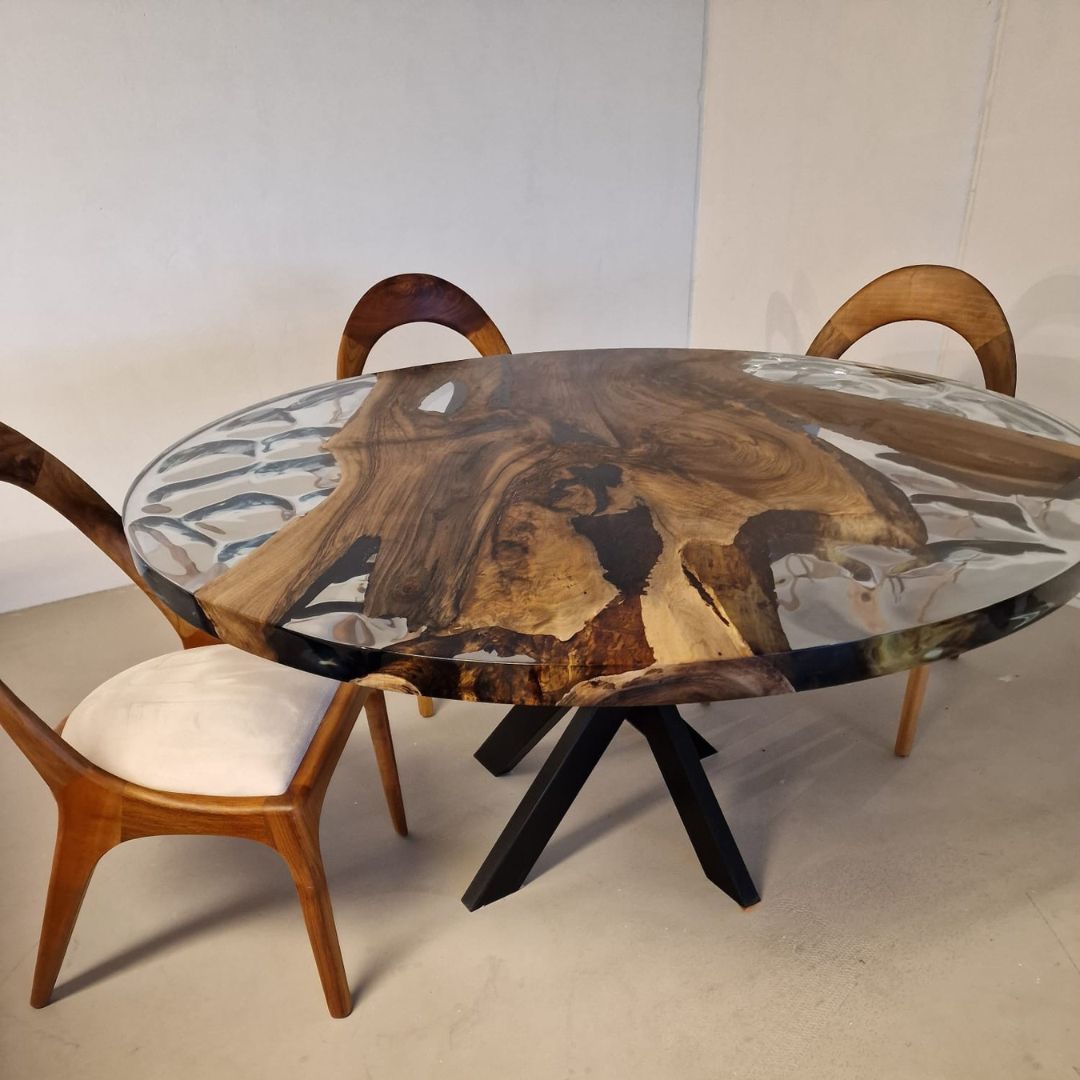 Epoxy Plankebord i Valnød – Ø145 cm