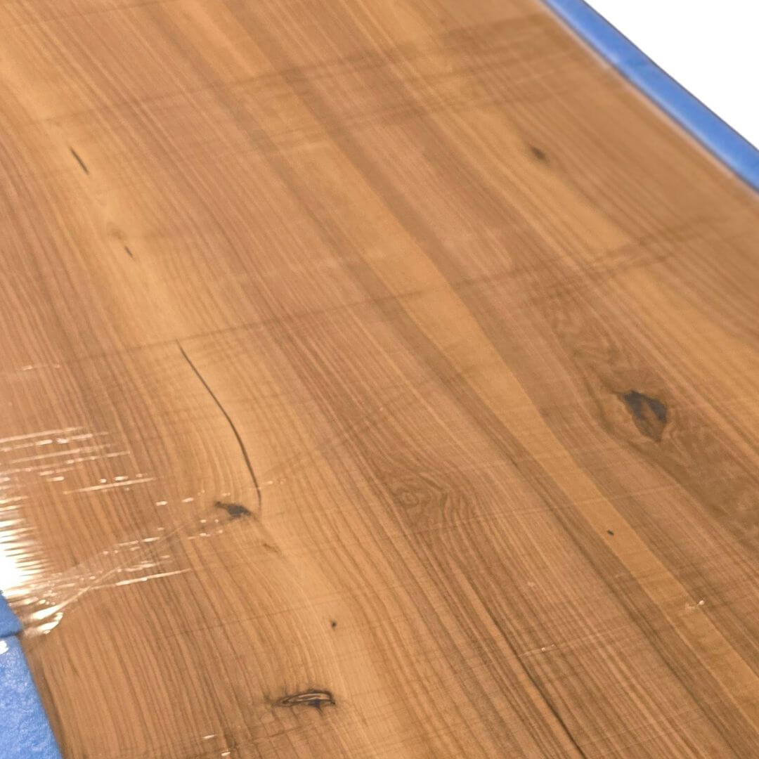 Massiv europæisk valnøddeplanke 260x100 cm med naturkant