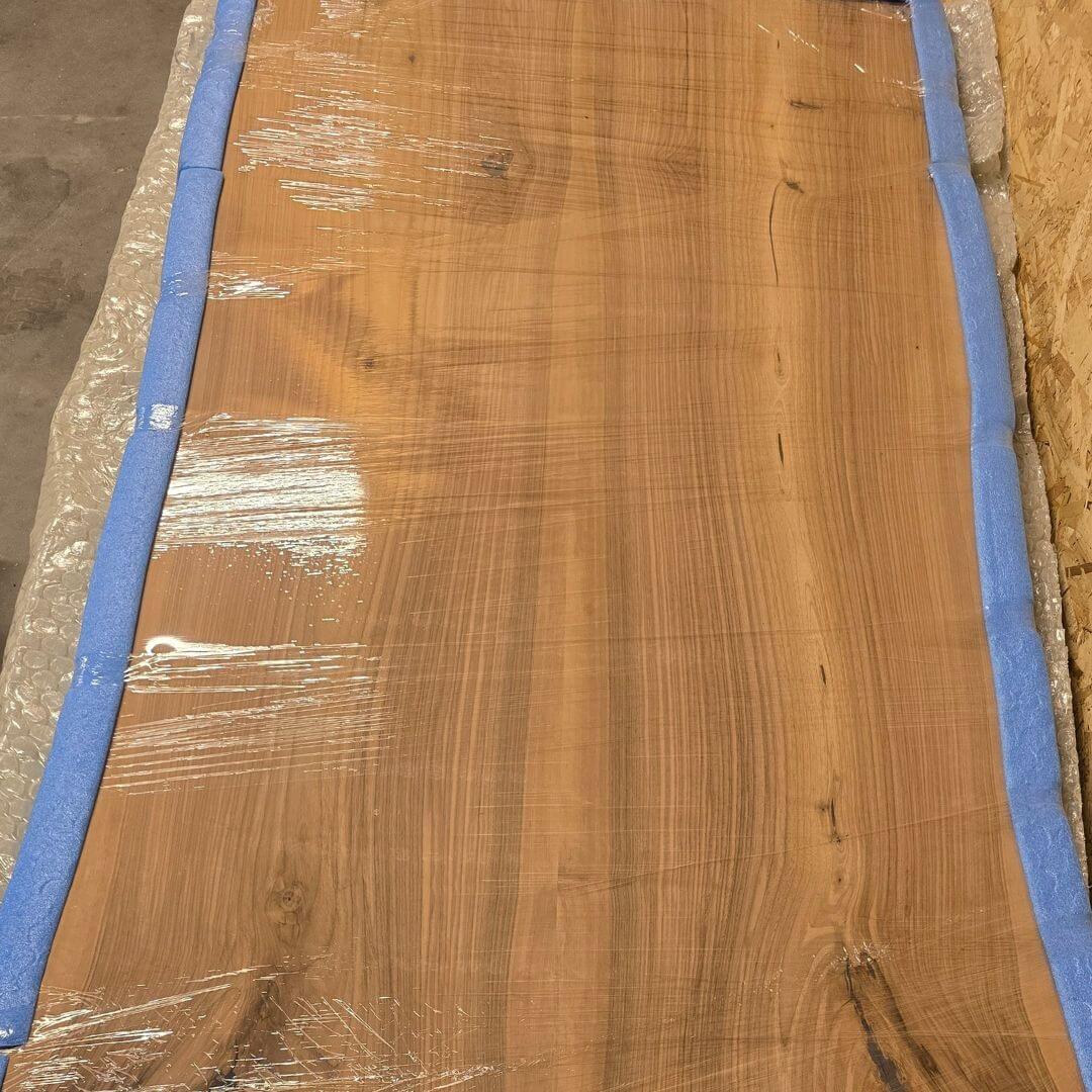 Rå valnøddeplanke 260x100 cm til plankebord på mål