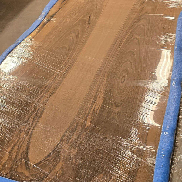 Rå planke i massiv europæisk valnød 270x100 cm klar til plankebord