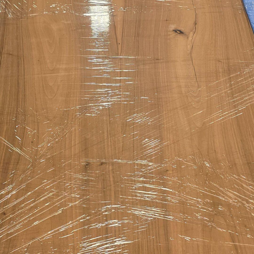 Rå valnøddeplanke 290x90 cm til plankebord på mål