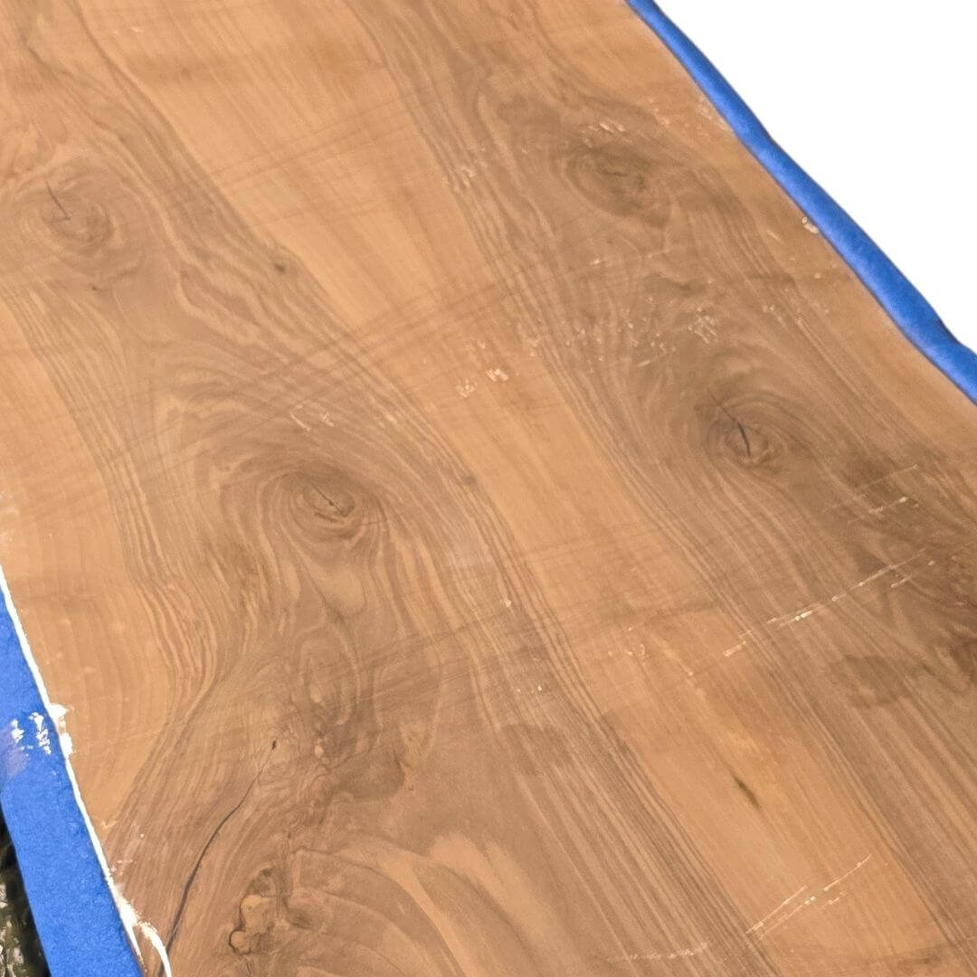 Rå valnøddeplanke 300x100 cm til stort plankebord på mål