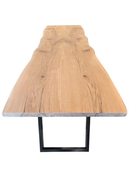 Plankebord i egetræ med naturlige årer og organisk form, U-formede metalben