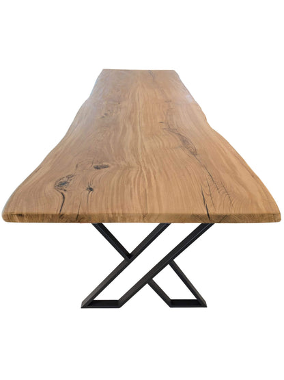 Plankebord i egetræ med naturkant og XX-formede metalben