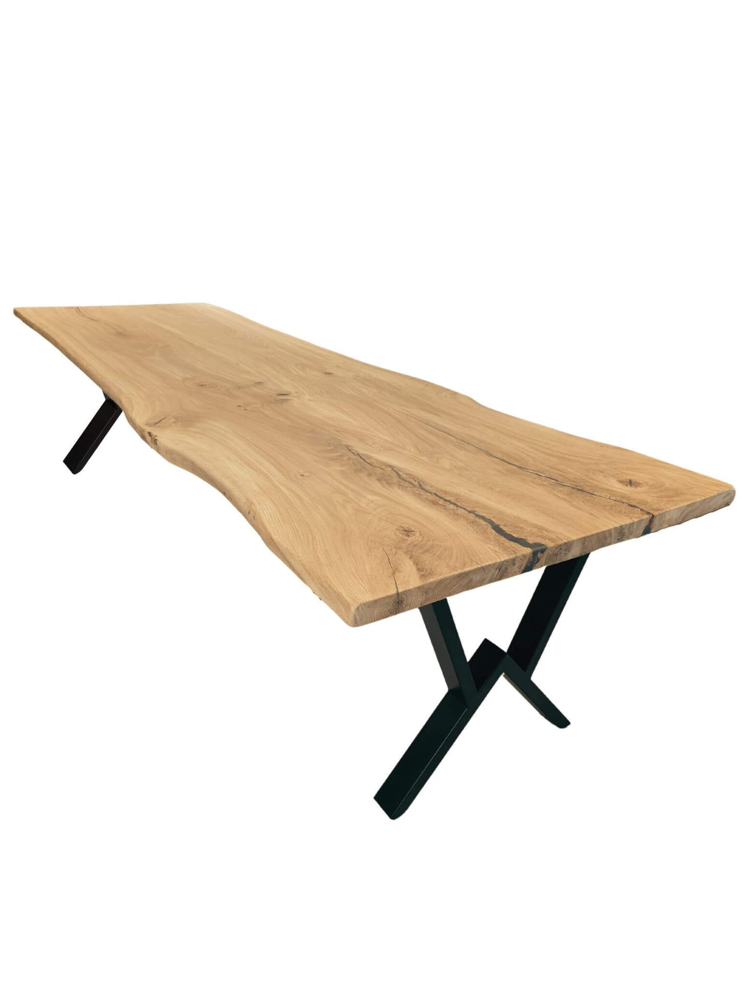 Plankebord i egetræ med naturlige årer og organisk form, sort epoxy samt M-form bordben, lateralt set