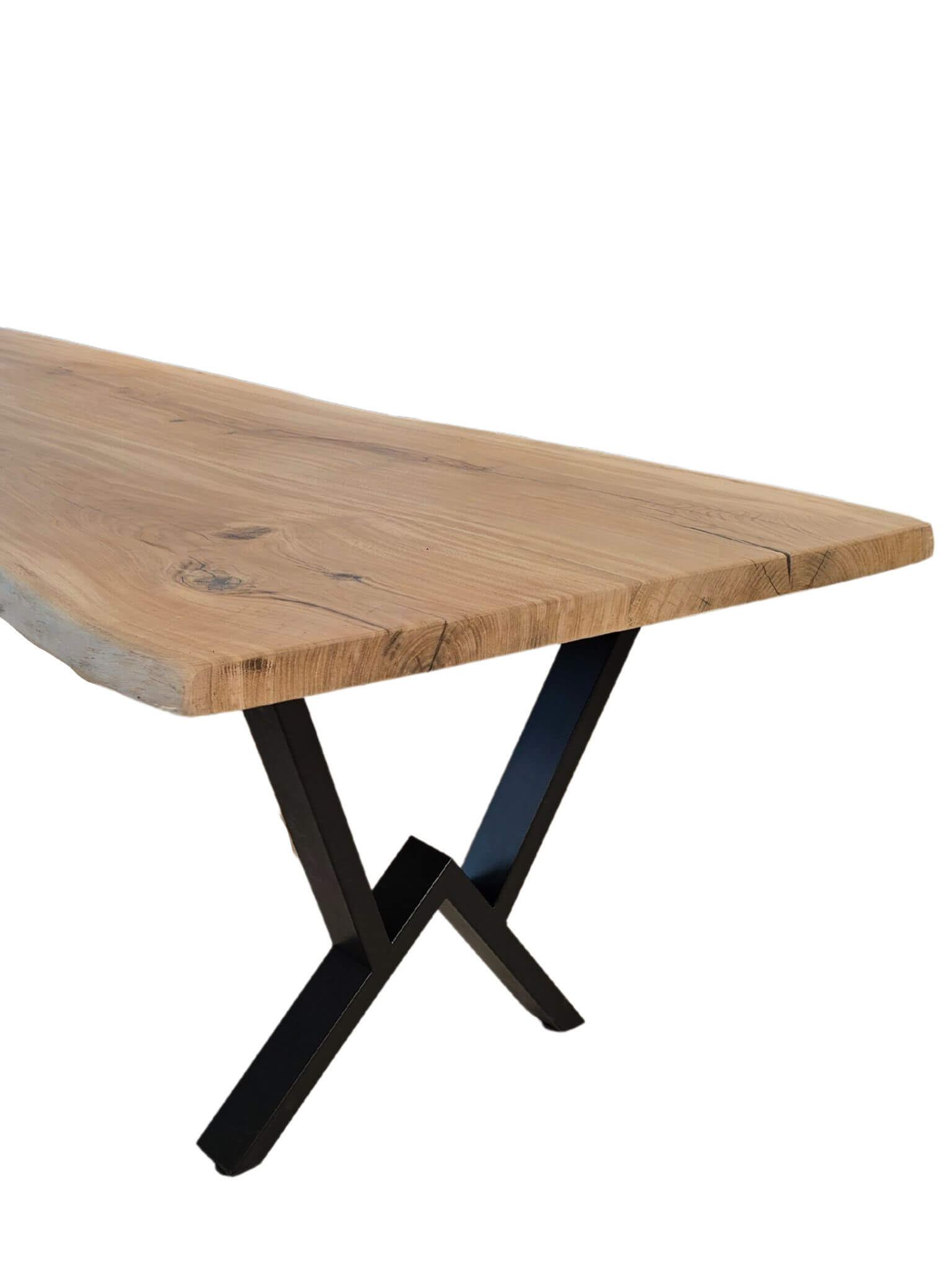 Plankebord i egetræ med naturkant og M-formede metalben i detaljer