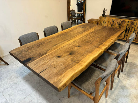 Massivt valnødbord 250x120 cm med levende åretegninger