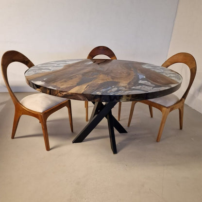 Epoxy Plankebord i Valnød – Ø145 cm