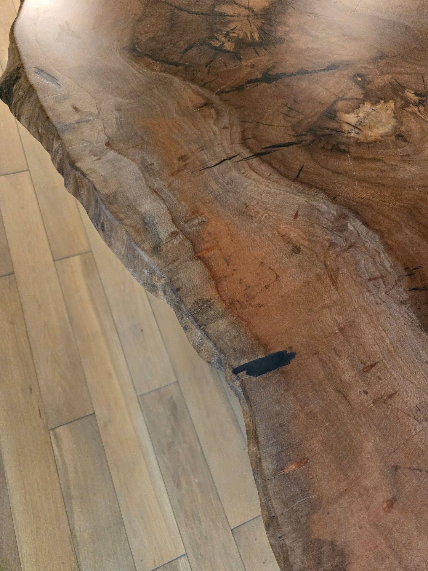 Plankebord Rundt i Platantræ – 170x140 cm