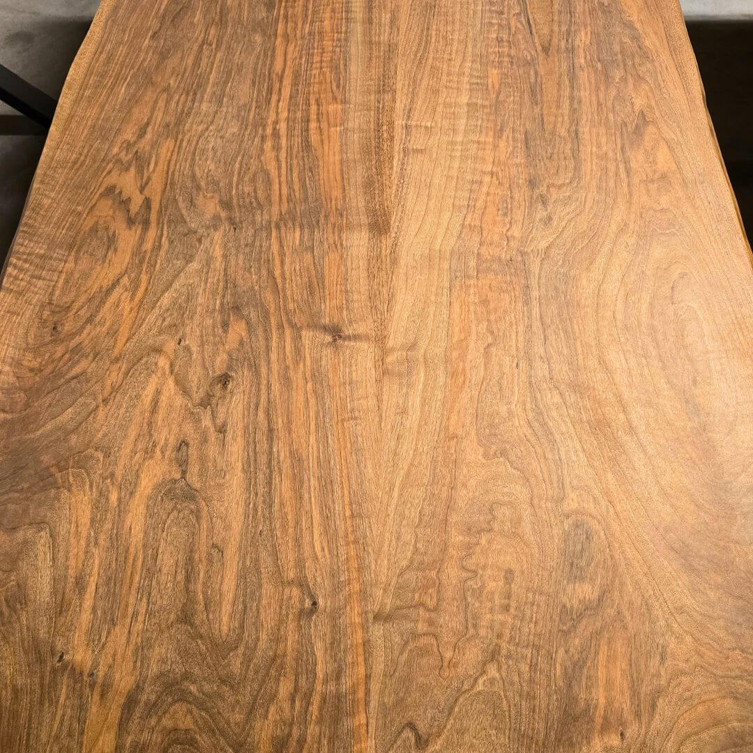 Plankebord i Valnød – 250x100 cm