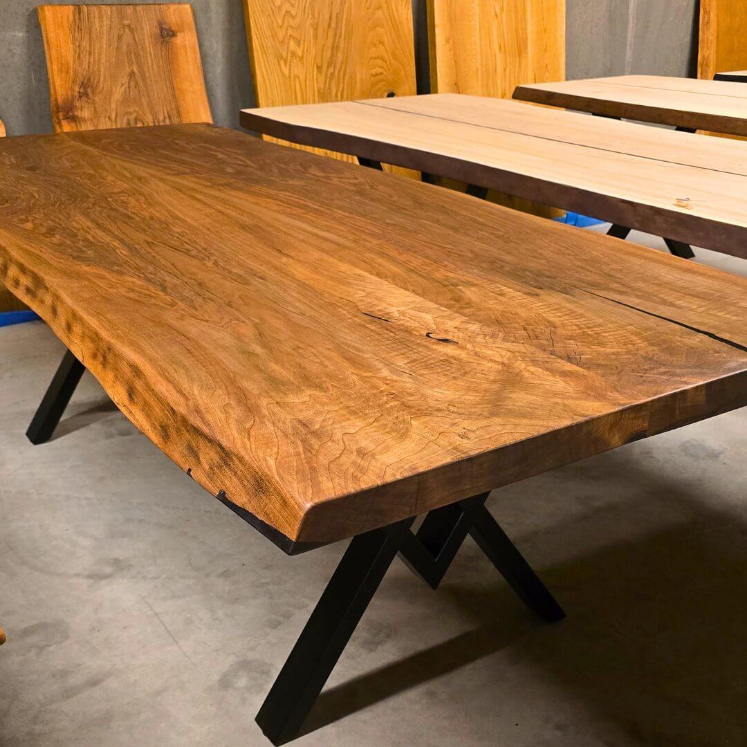 Plankebord i Valnød – 250x100 cm