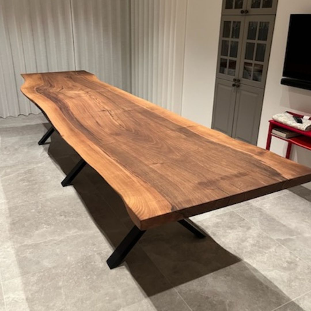 Plankebord i Valnød – Én Hel Planke (tykkelse: 6 cm)