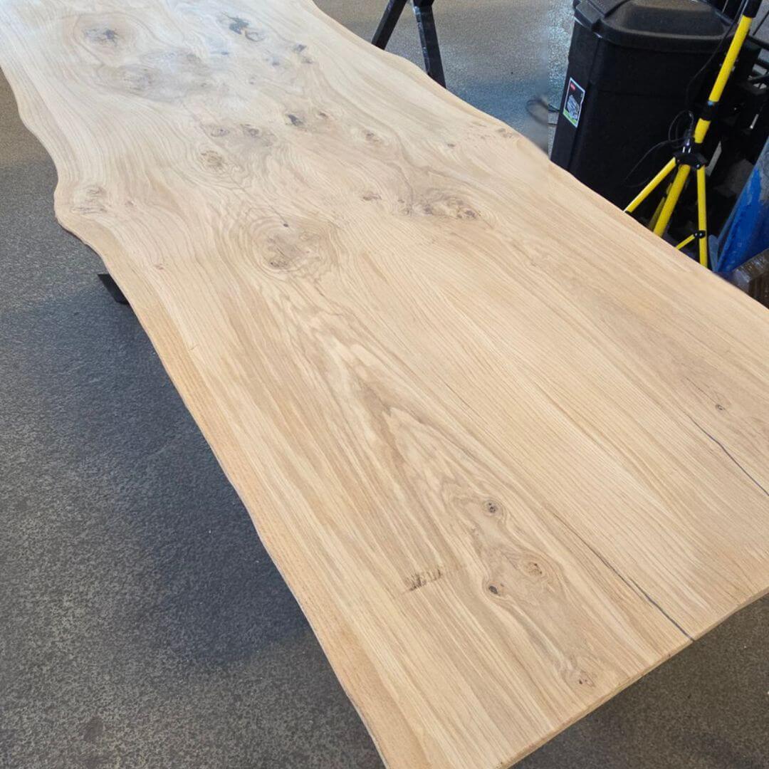 Plankebord i eg – 320x100 cm