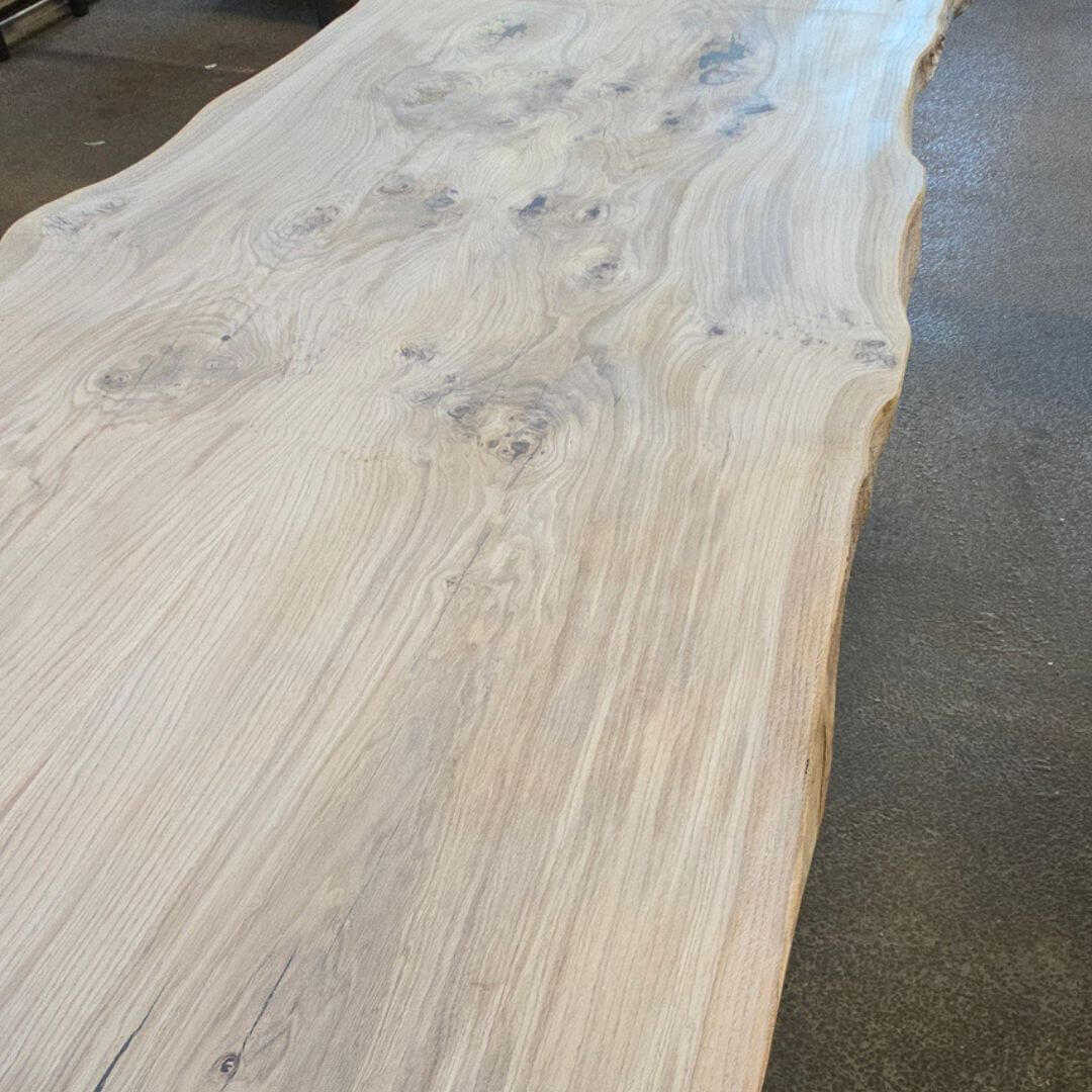 Plankebord i eg – 320x100 cm