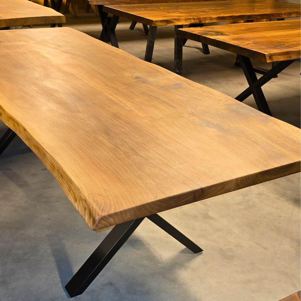 Plankebord i Valnød – 250x100 cm