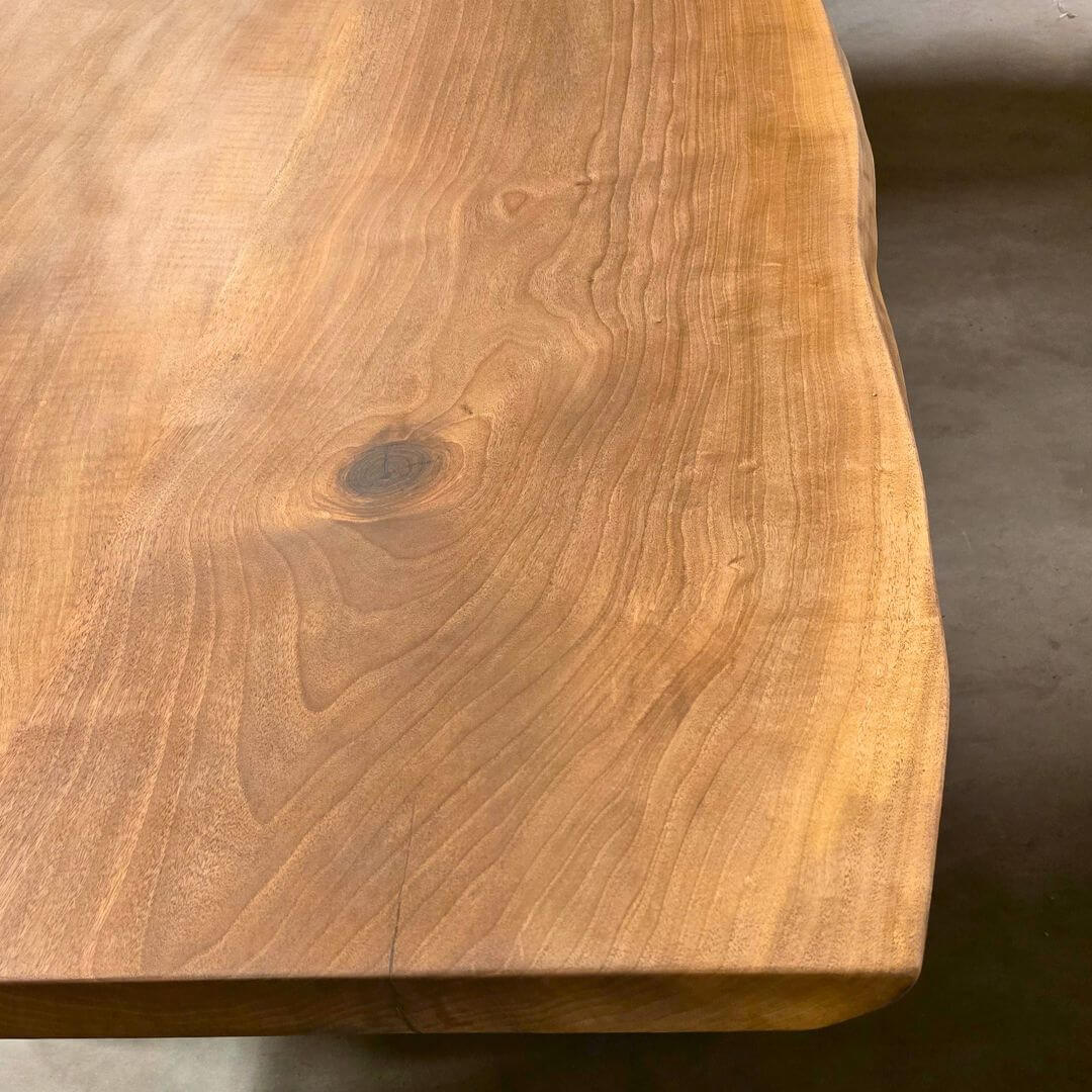 Plankebord i Valnød – 250x100 cm