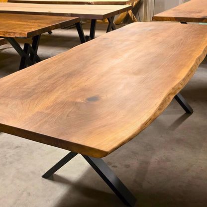 Plankebord i Valnød – 250x100 cm