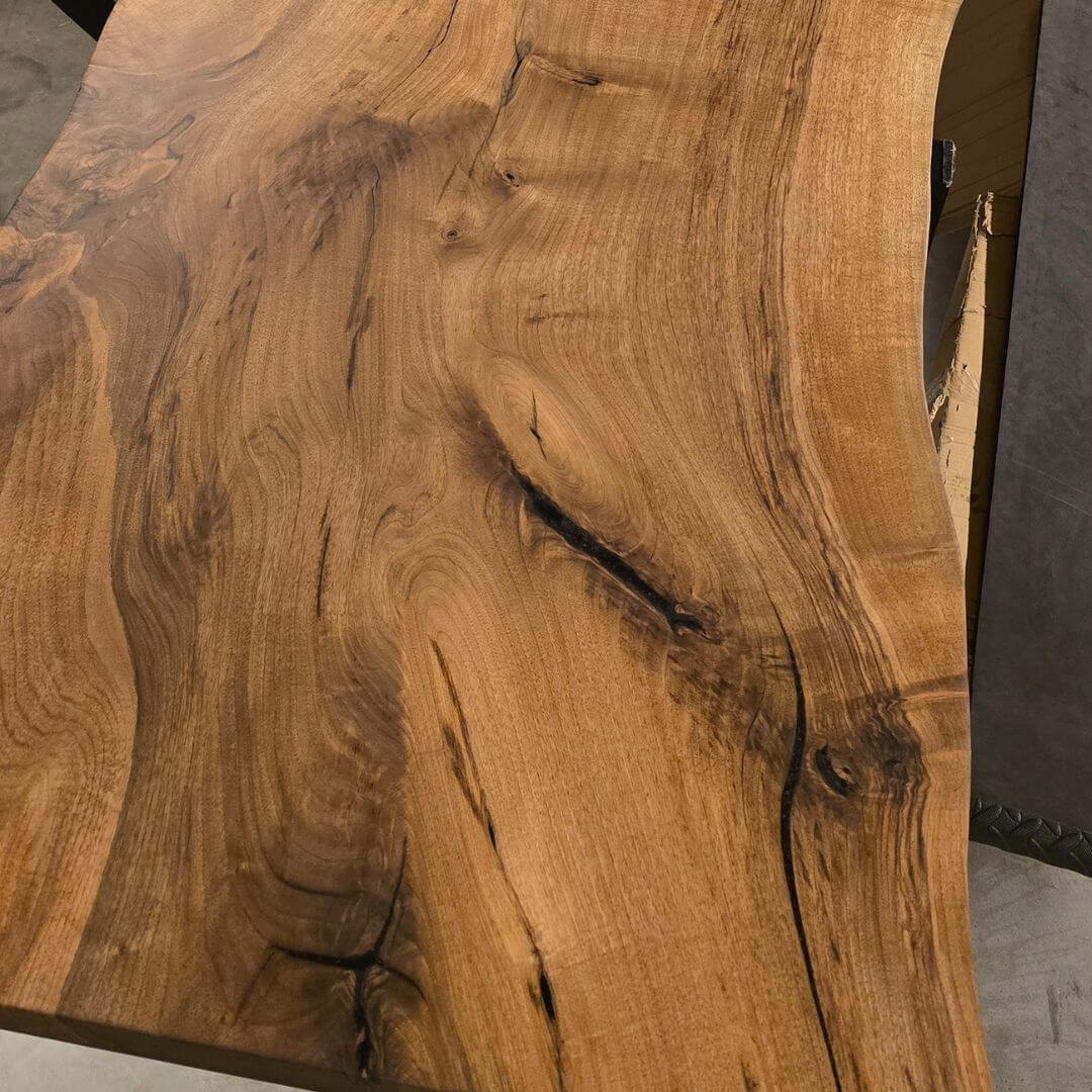 Massiv valnødsplanke i hel længde, 6 cm tykkelse – værkstedsfoto fra TræVerden