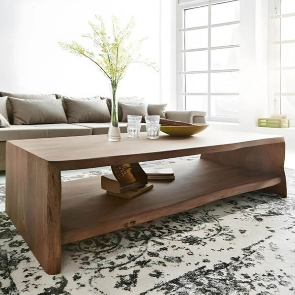 Sofabord i massivt valnød på bestilling med opbevaringshylde