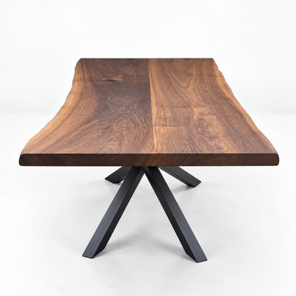 Valnød plankebord med massiv 5 cm tyk bordplade
