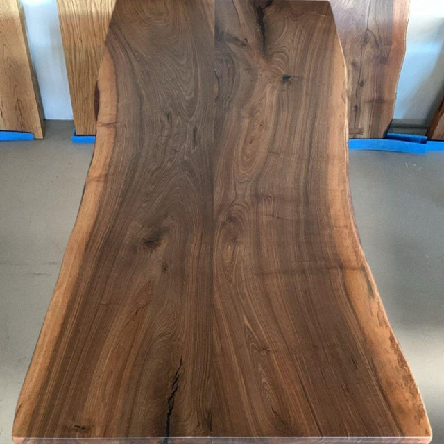 Plankebord Valnød med natur kant– 220 x 95-110 cm
