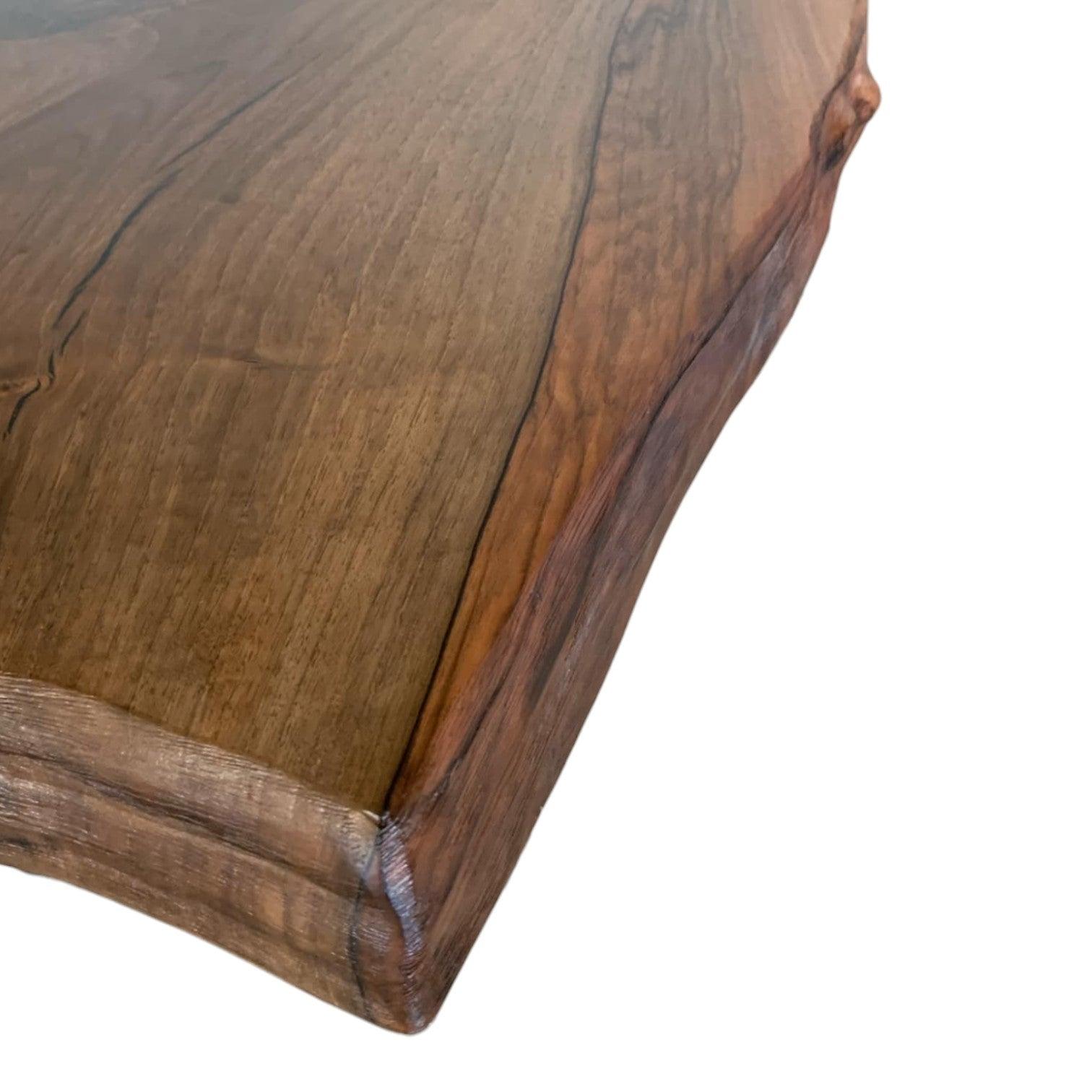 Valnød plankebord med naturkant, 193x85-105 cm, fra showroom salg.